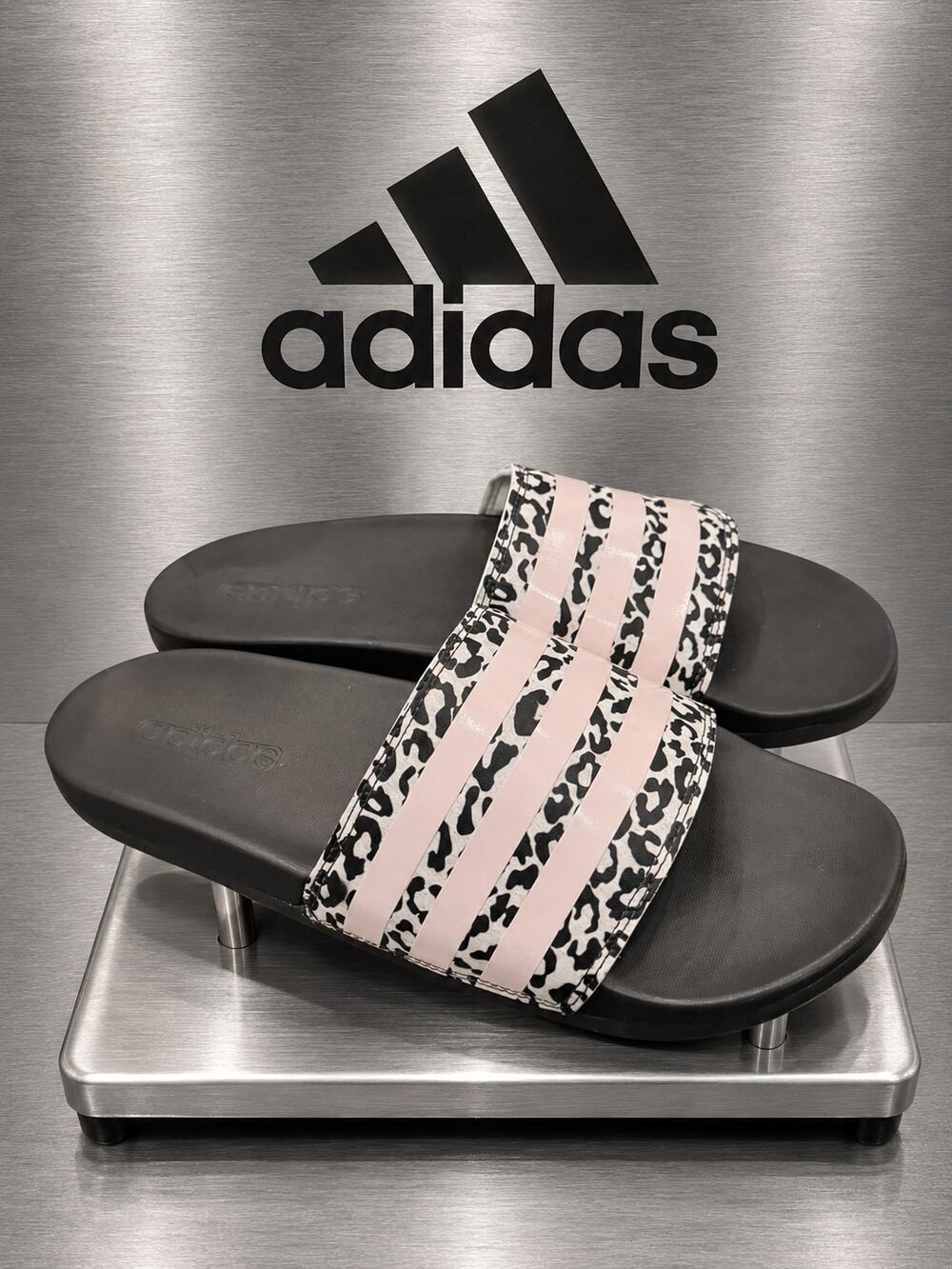 adidas Women’s Adilette Comfort Clear Pink Leopard Slides H01038 Sz 10
